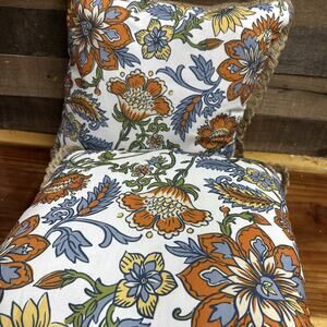 Pier 1 Set of 2 Decorative Floral Throw Pillows 17"x17" Boho Cottage Coastal